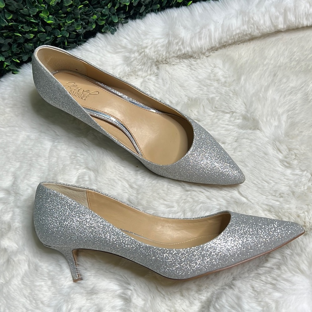 Badgley Mischka Jewel Pointed-Toe Silver Glitter Kitten Heels SZ 8.5